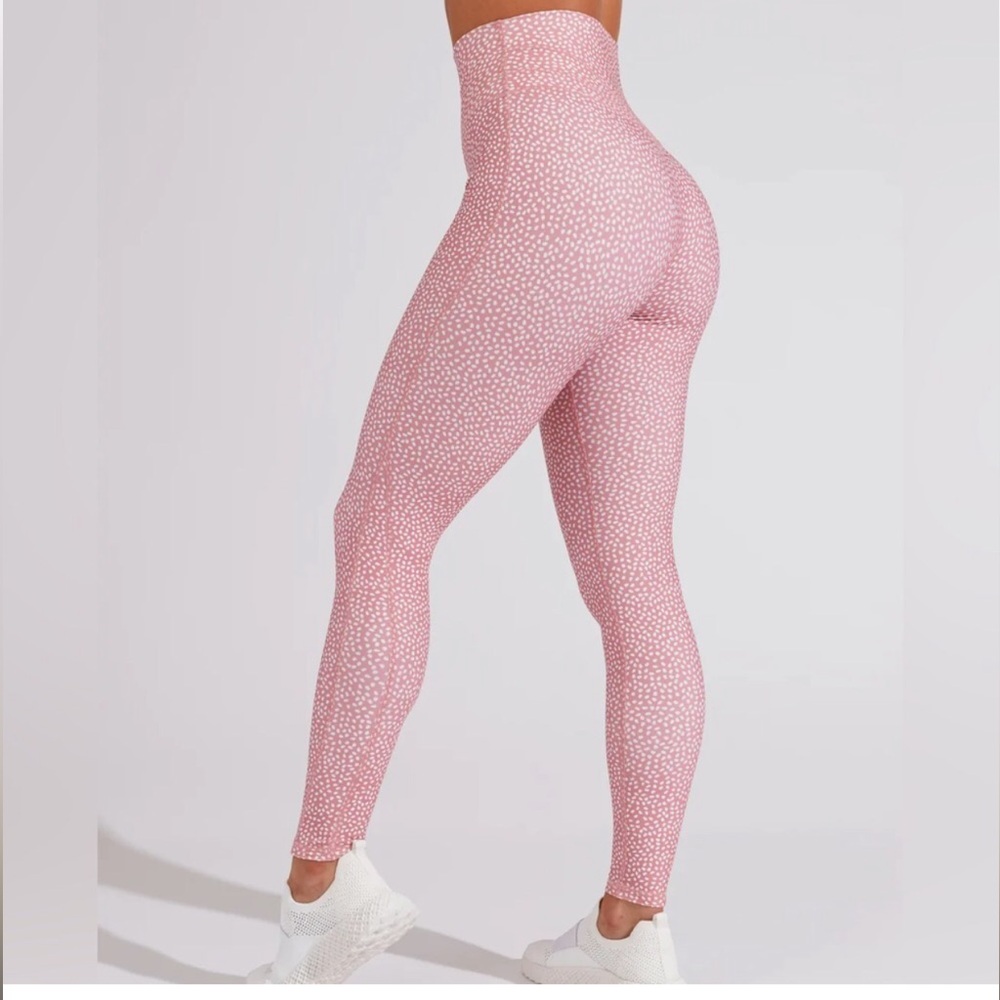 BuffBunny Medium Legacy Leggings Bossy Print Pink